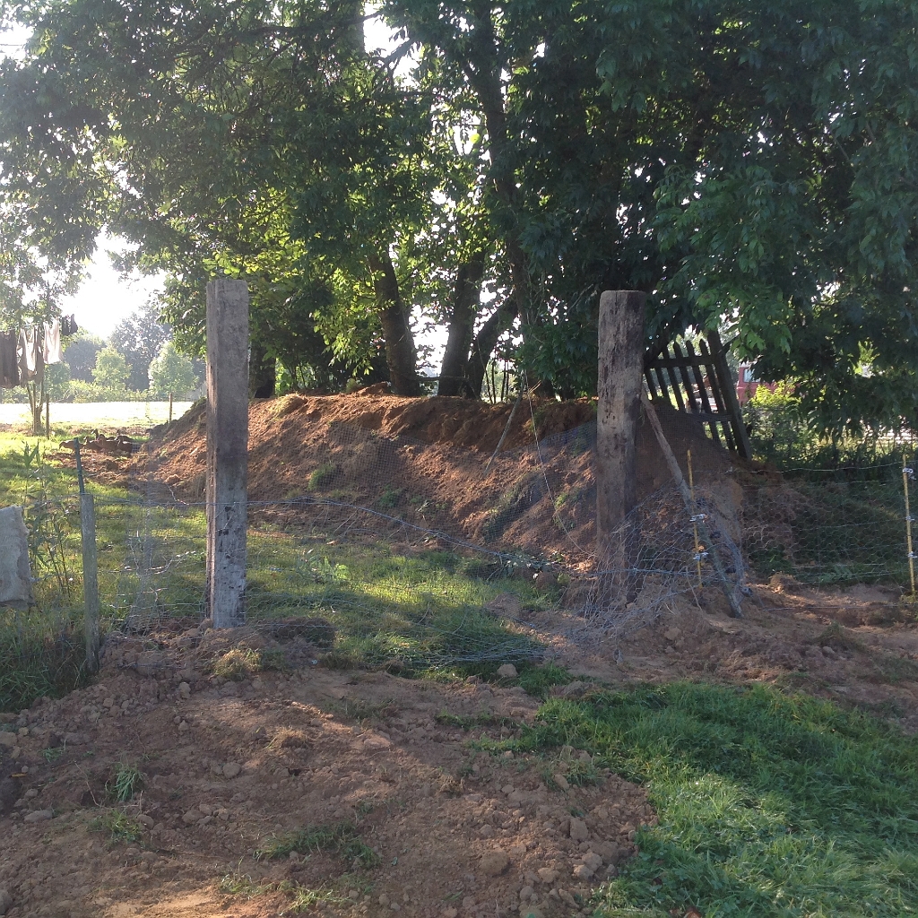 20140916 LE BOSQUET FENCING & POND WORKS 20.jpg
